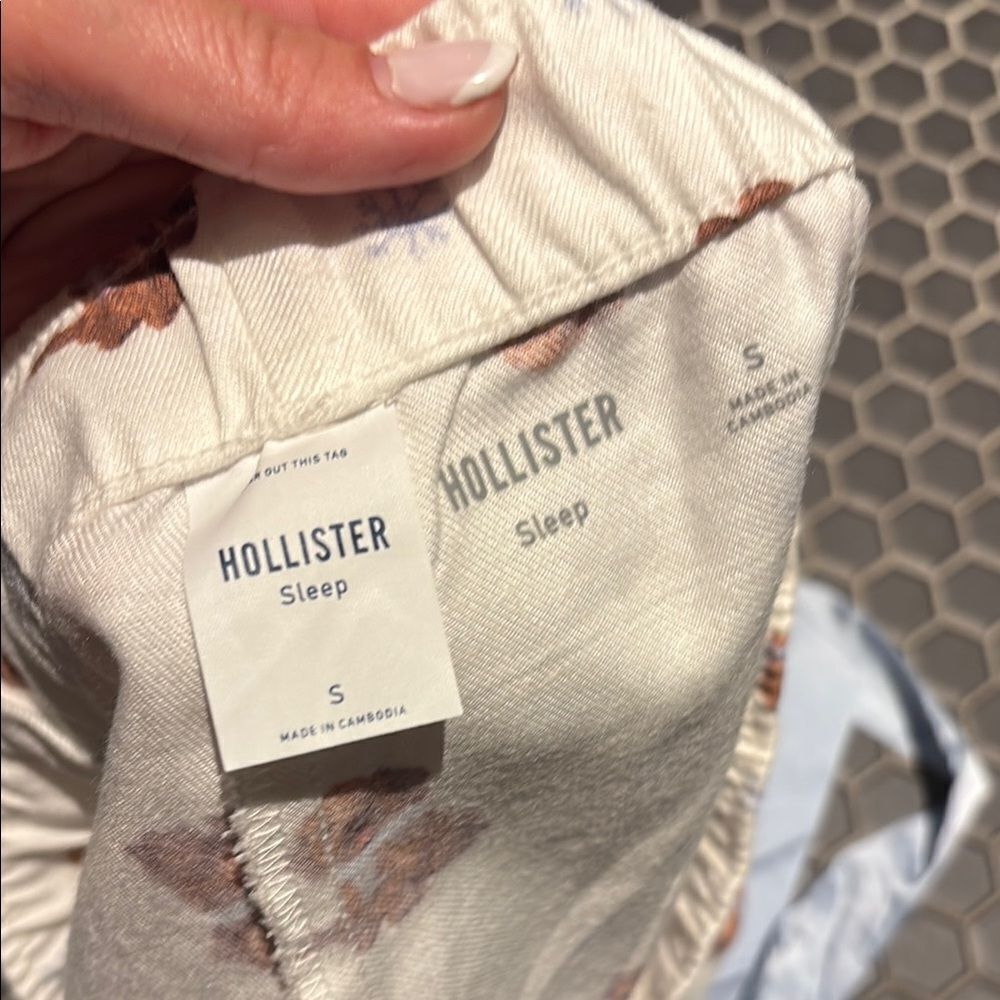 Hollister golden doodle size S Women's White and Blue Pajama Shorts - Picture 4 of 4